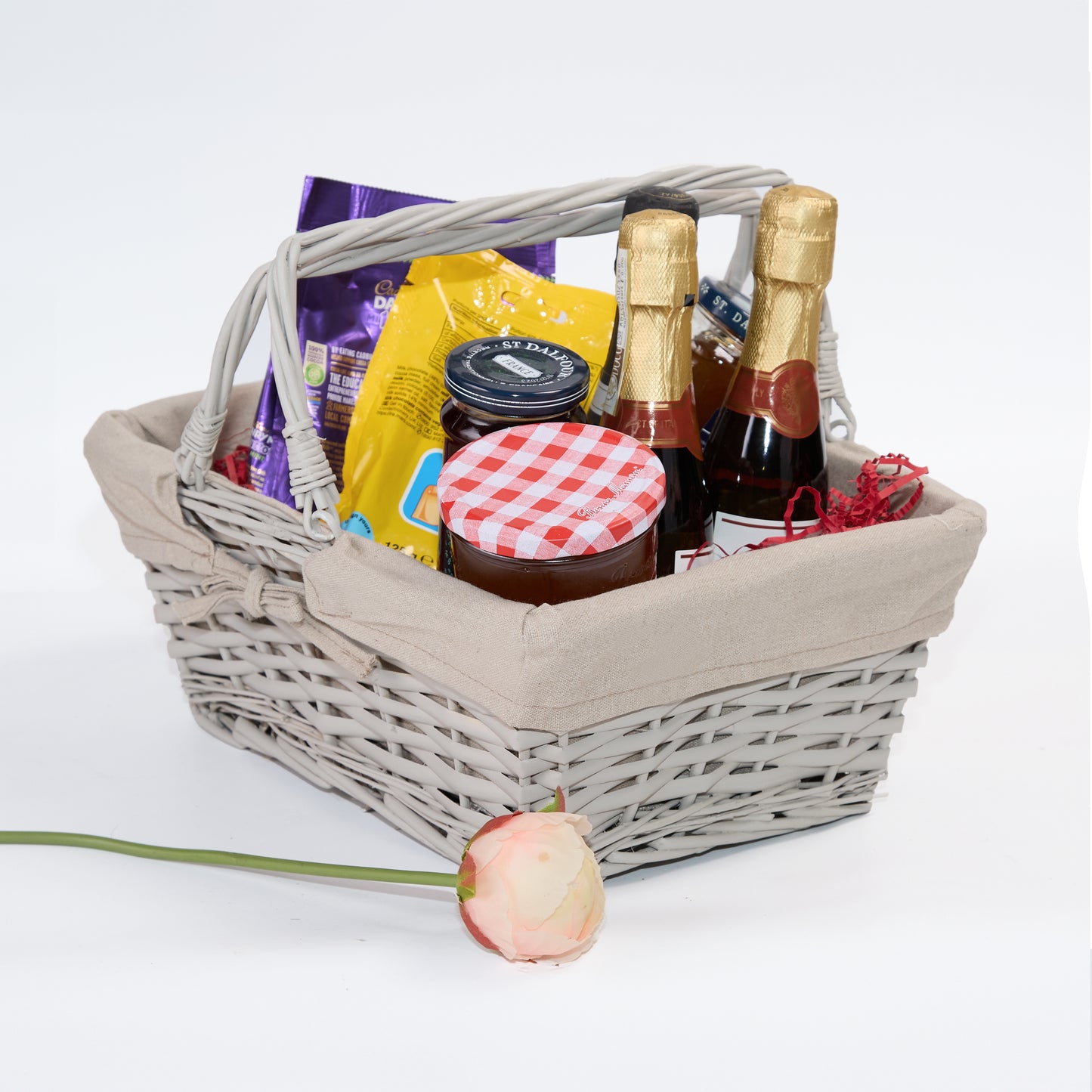 Wickerfield Wicker Basket with Red Gingham Liner and Foldable Handles Gift Hamper Shopping Basket Wedding Flower Girl Basket Home Storage Decoration