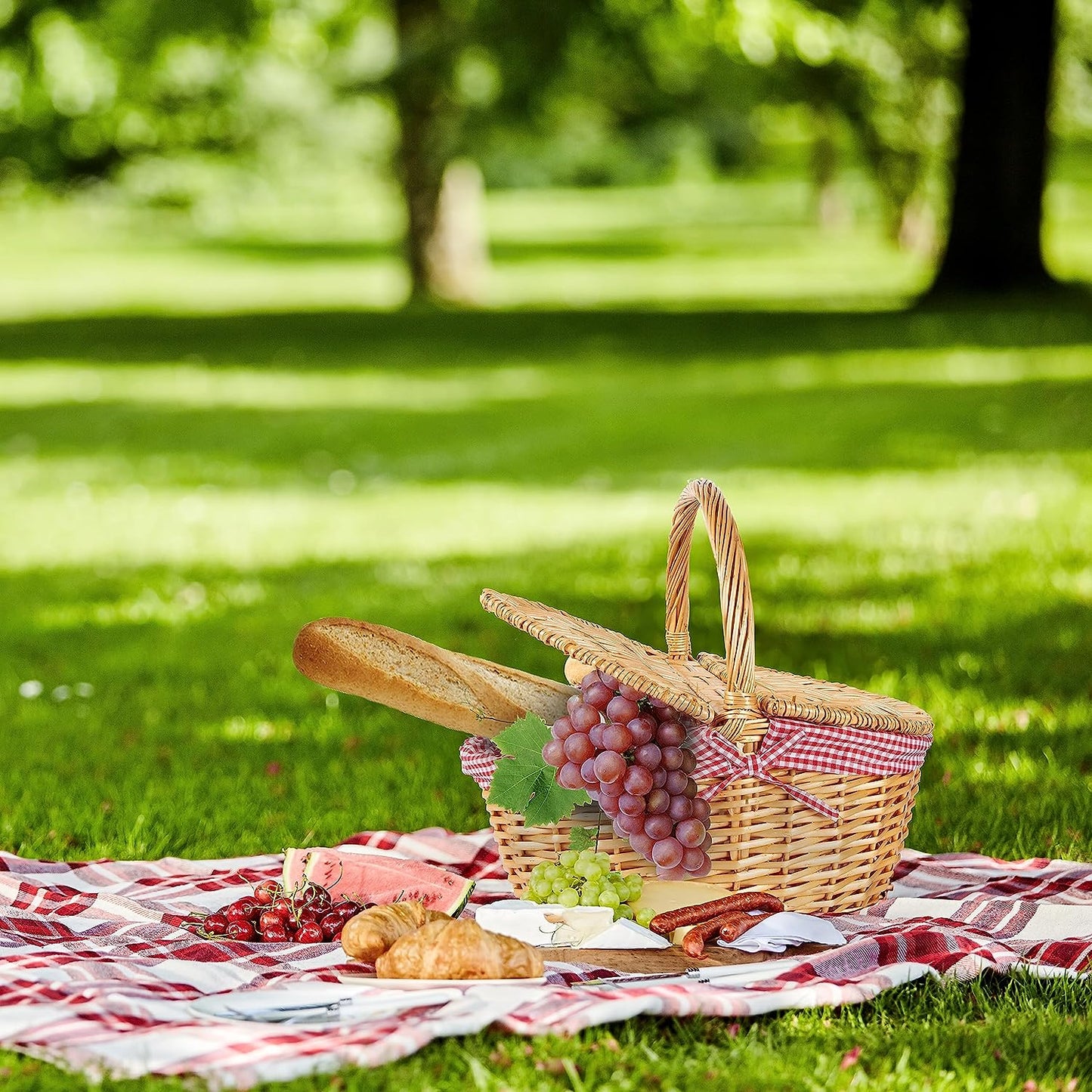 Two Lids Wicker Picnic Basket with High Handle